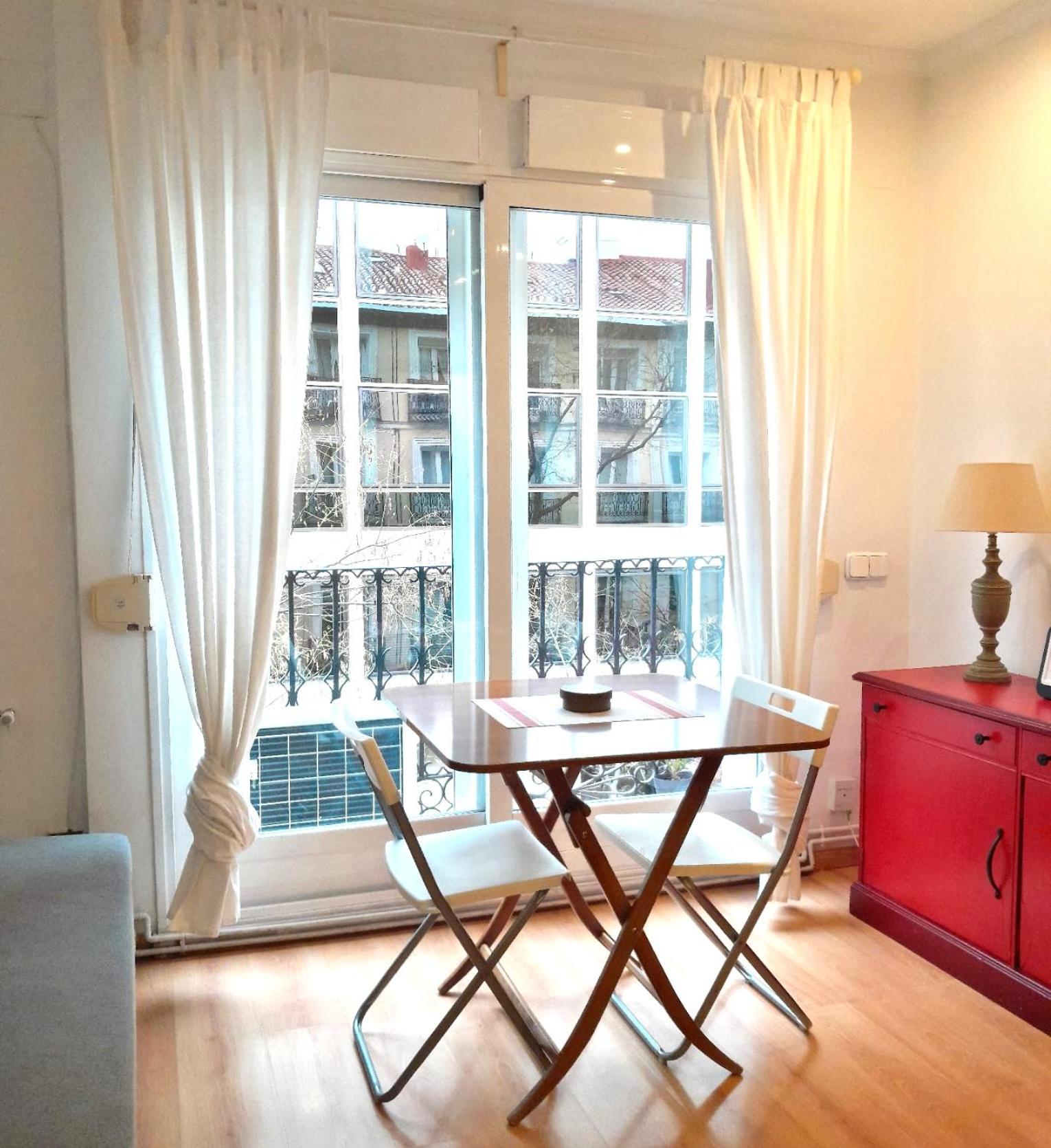 Apartamento Con Encanto Y Luz En Pleno Centro マドリード エクステリア 写真