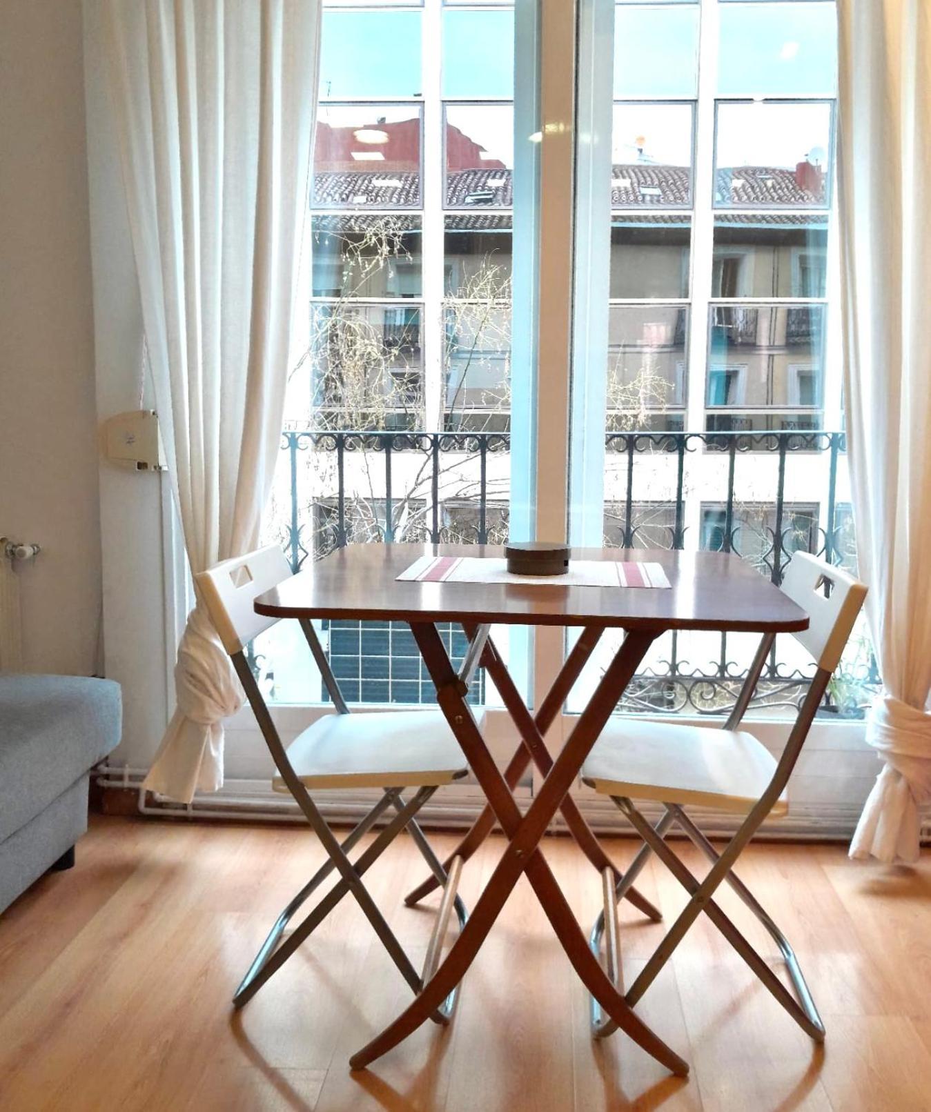 Apartamento Con Encanto Y Luz En Pleno Centro マドリード エクステリア 写真